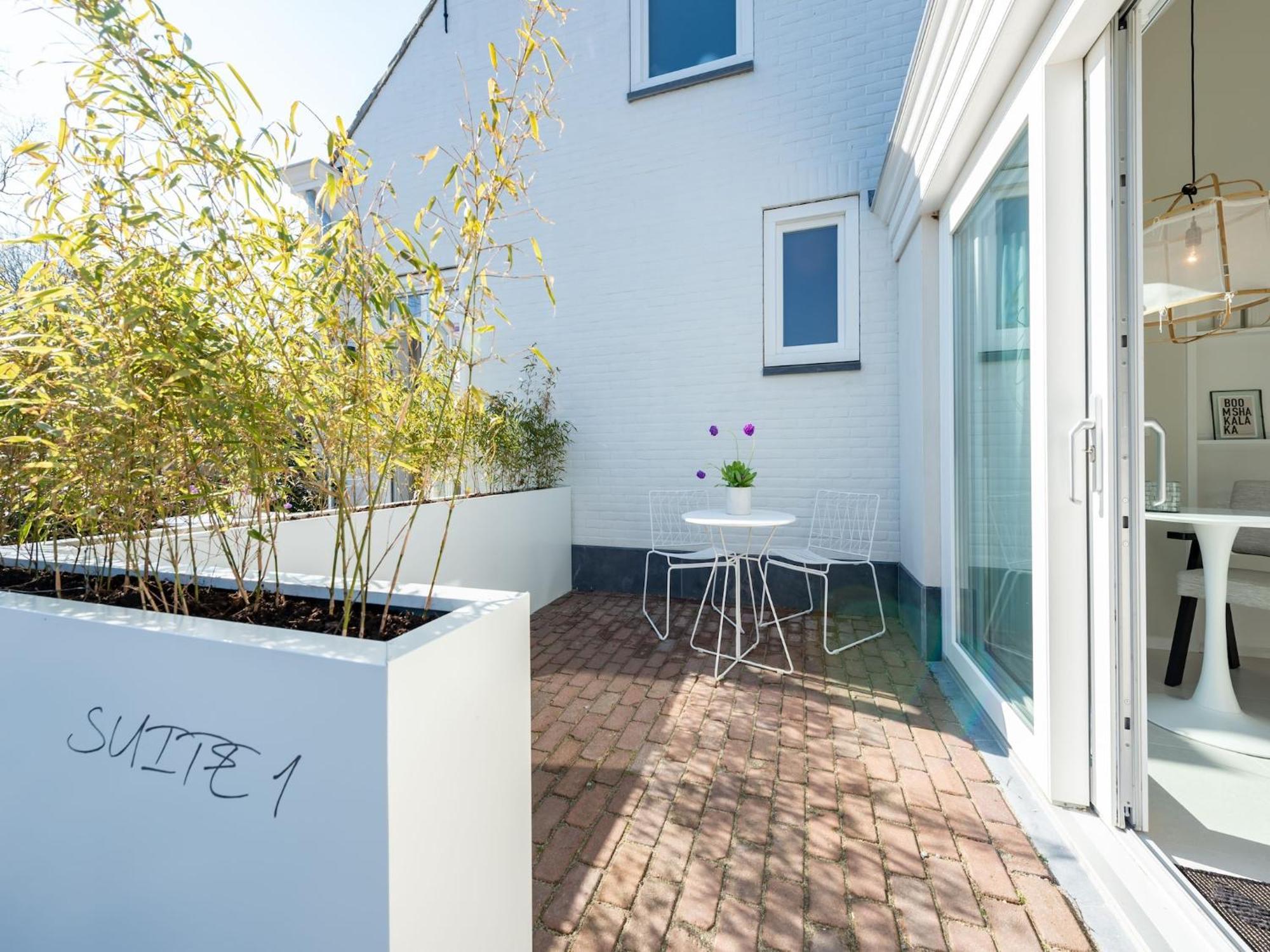 Pleasaing Holiday Home In Oostkapelle Near Centre Exterior photo